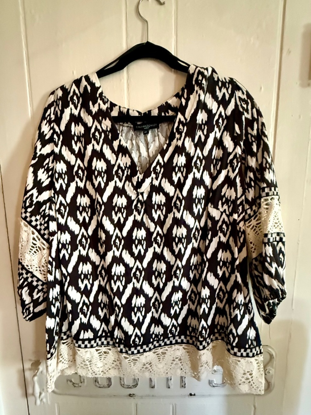 Cynthia Rowley Woman’s V-Neck Blouse, size 2X